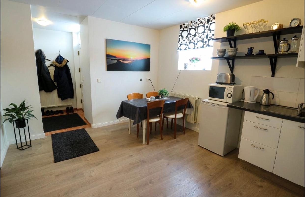 10B Gamla Læknishúsið HG15108 Hotell Saudarkrokur Exteriör bild