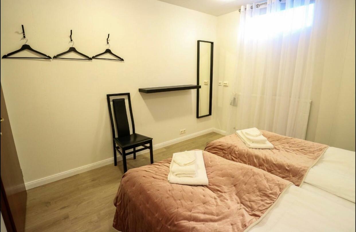 10B Gamla Læknishúsið HG15108 Hotell Saudarkrokur Exteriör bild